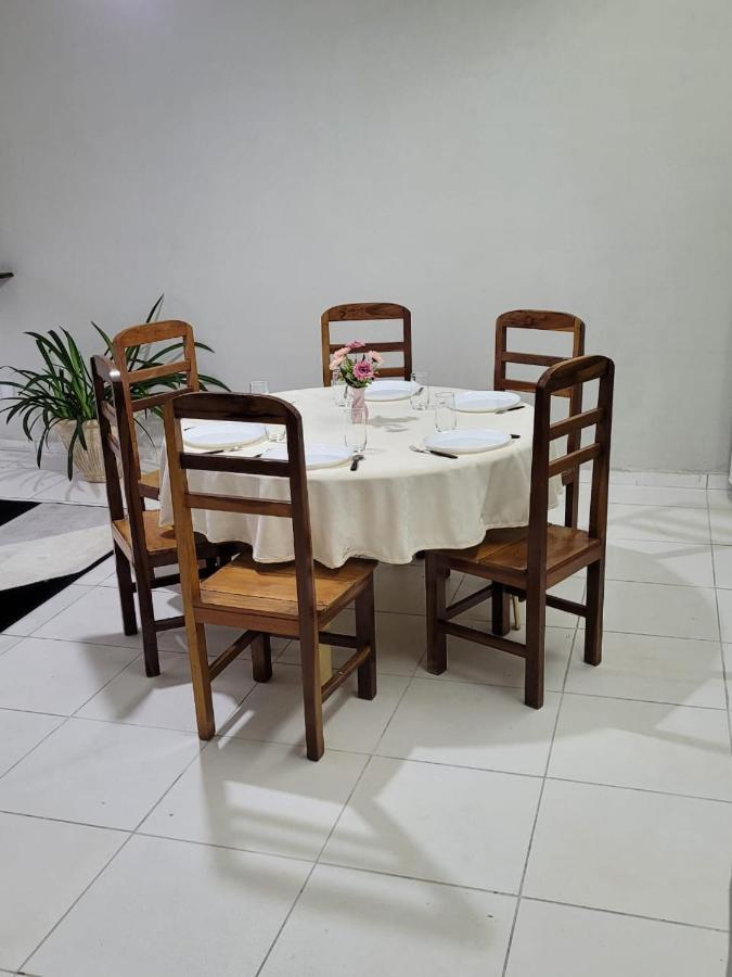 Sobrado 6 Amplo E Confortavel Em Condominio Corumbá Exterior foto